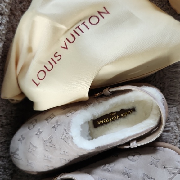 Louis Vuitton Aspen Platform Clog - Picture 2 of 2
